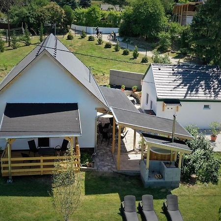 Borkuti Panzio Es Apartman Balatonszemes Bagian luar foto