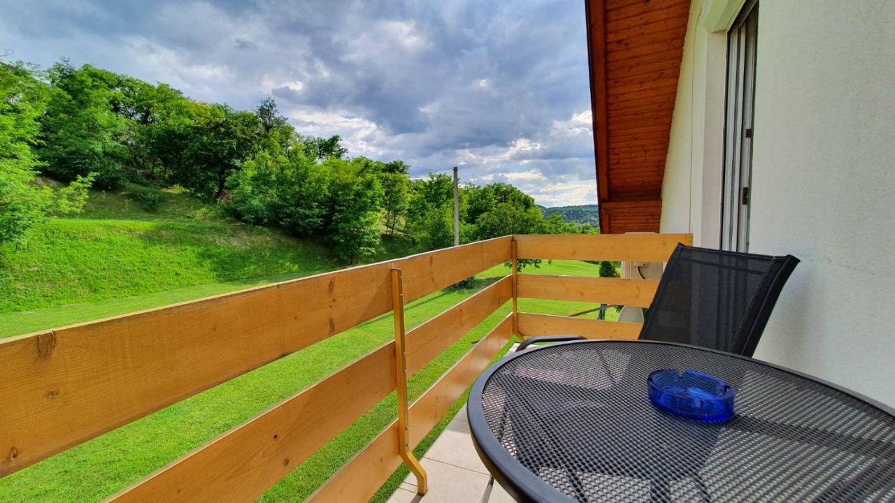 Borkuti Panzio Es Apartman Balatonszemes Bagian luar foto