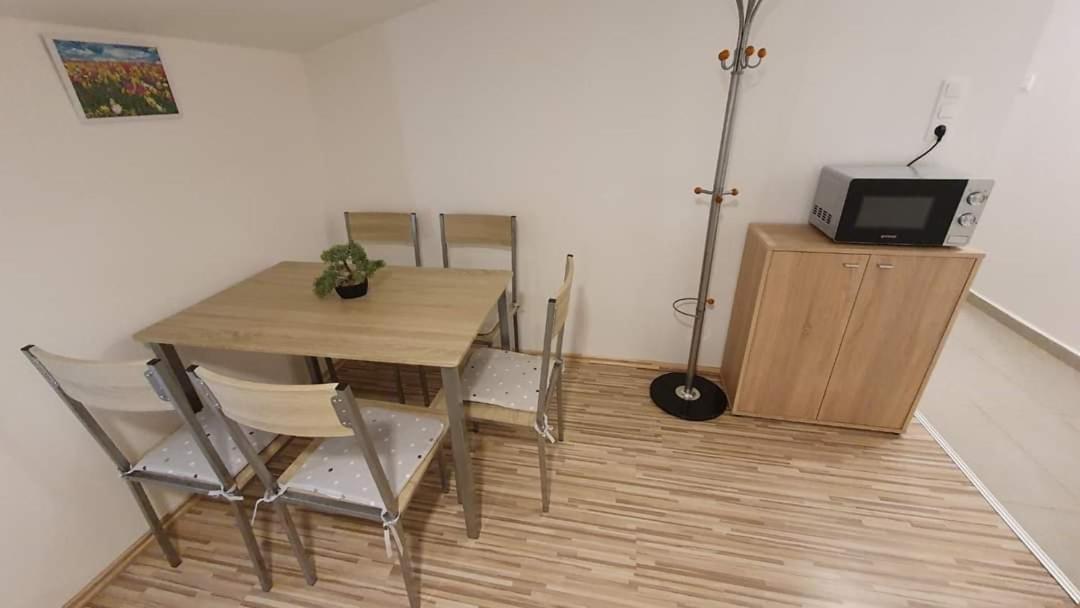 Borkuti Panzio Es Apartman Balatonszemes Bagian luar foto