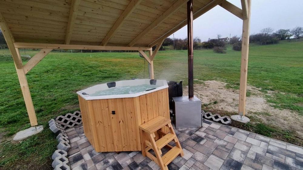 Borkuti Panzio Es Apartman Balatonszemes Bagian luar foto